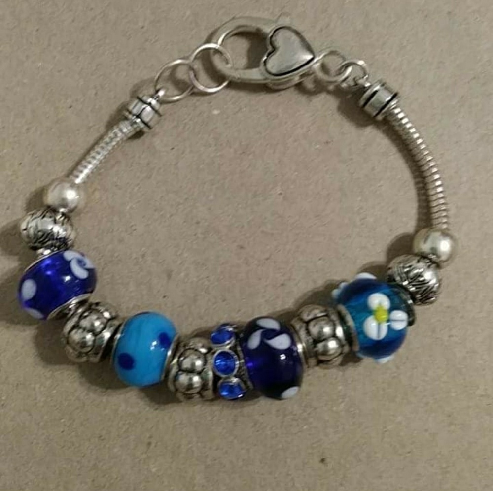 Bead bracelet